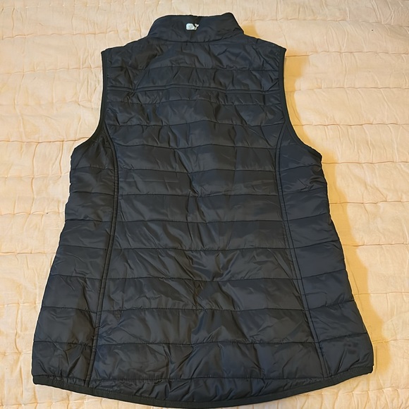 Vineyard Vines Mountain Weekend Vest NWT - Picture 2 of 2